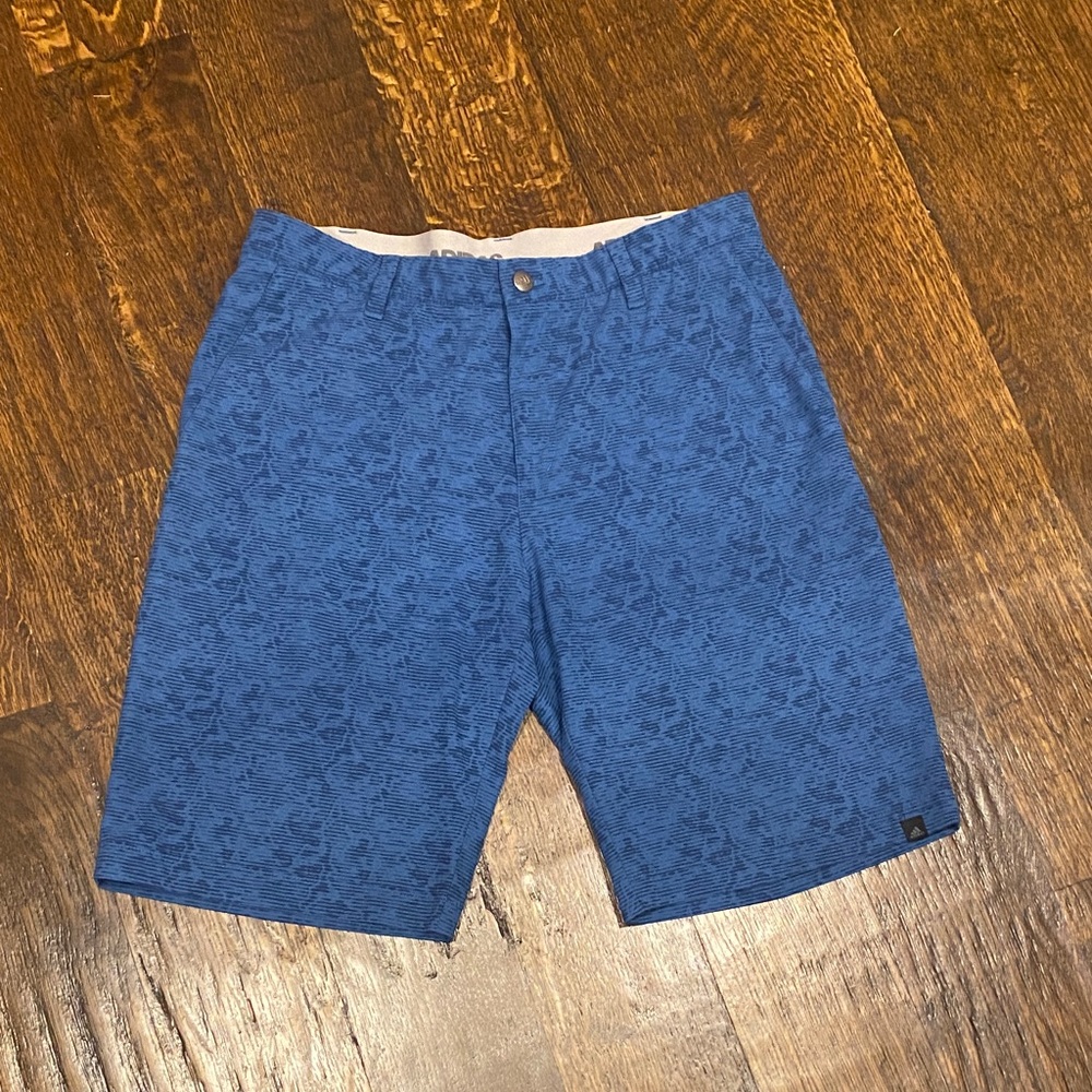 Size 32 Adidas golf shorts